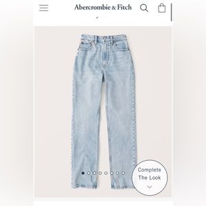 Abercrombie Curve Love Ultra High Rise 90s Straight Jean in Light Wash